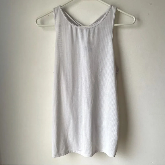Fabletics twist‎ tie back white workout tank top small  sporty material - Picture 5 of 8